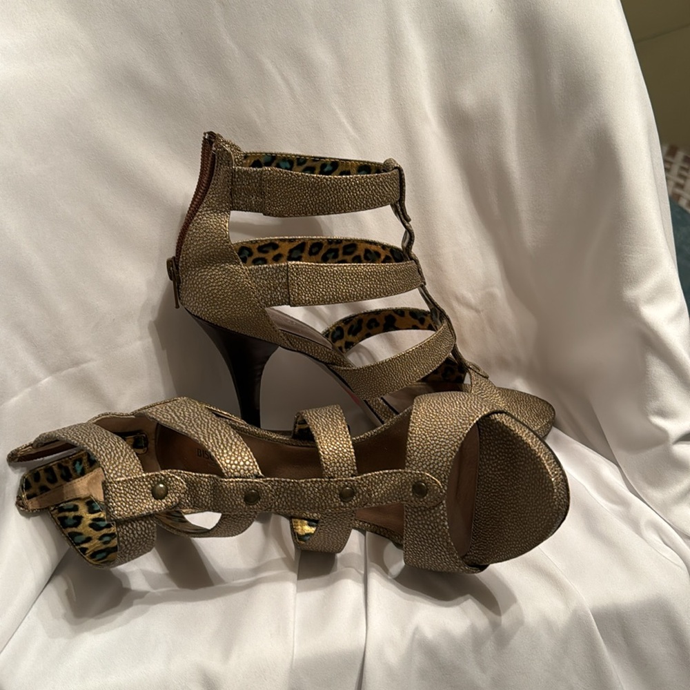 Bisou Bisou Zippered Back Heels - 4” - Picture 5 of 9